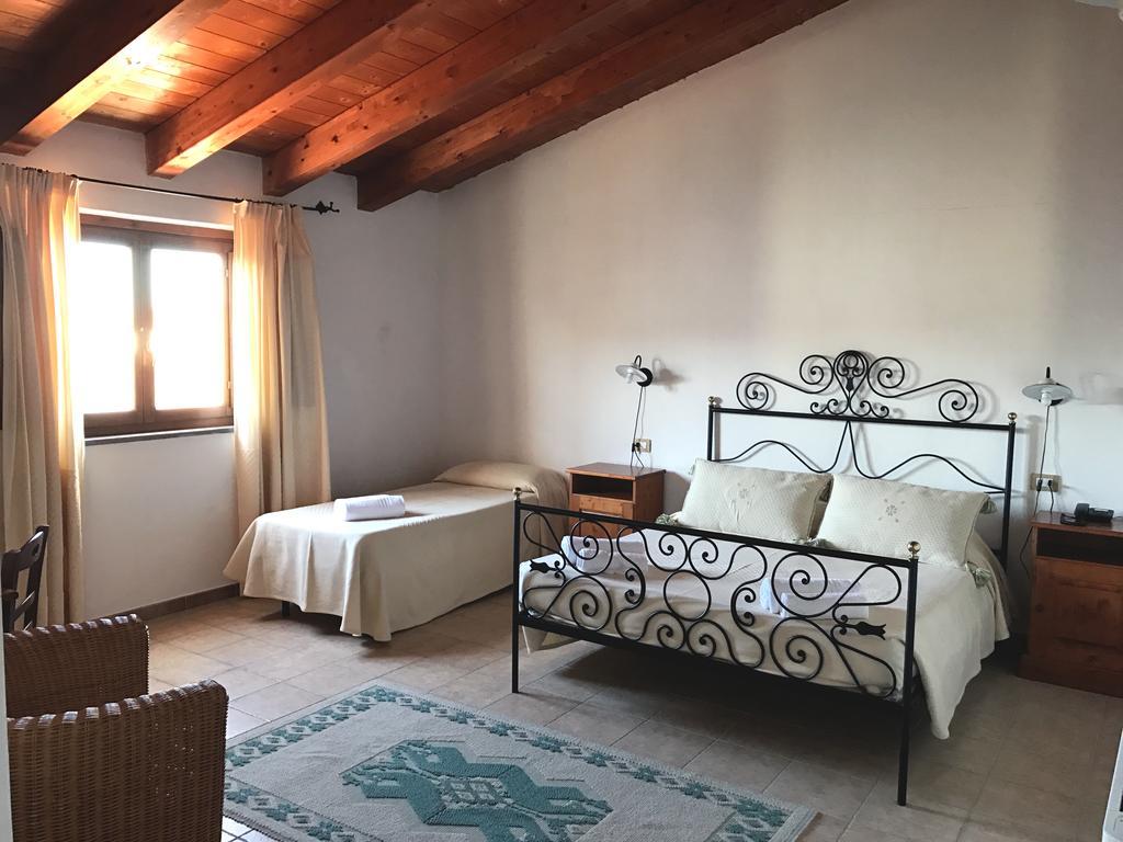 Hotel Su Baione Abbasanta ภายนอก รูปภาพ