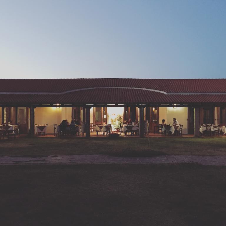 Hotel Su Baione Abbasanta ภายนอก รูปภาพ