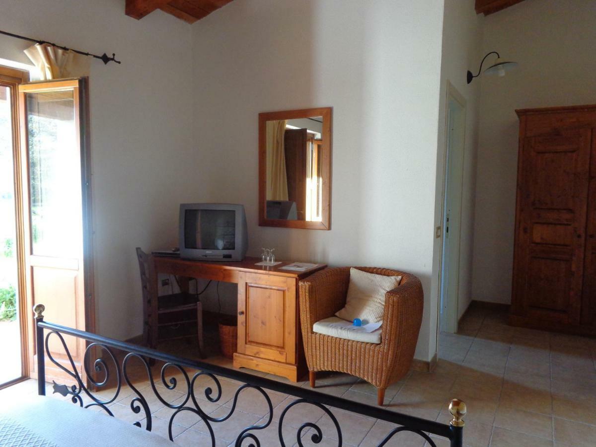 Hotel Su Baione Abbasanta ภายนอก รูปภาพ