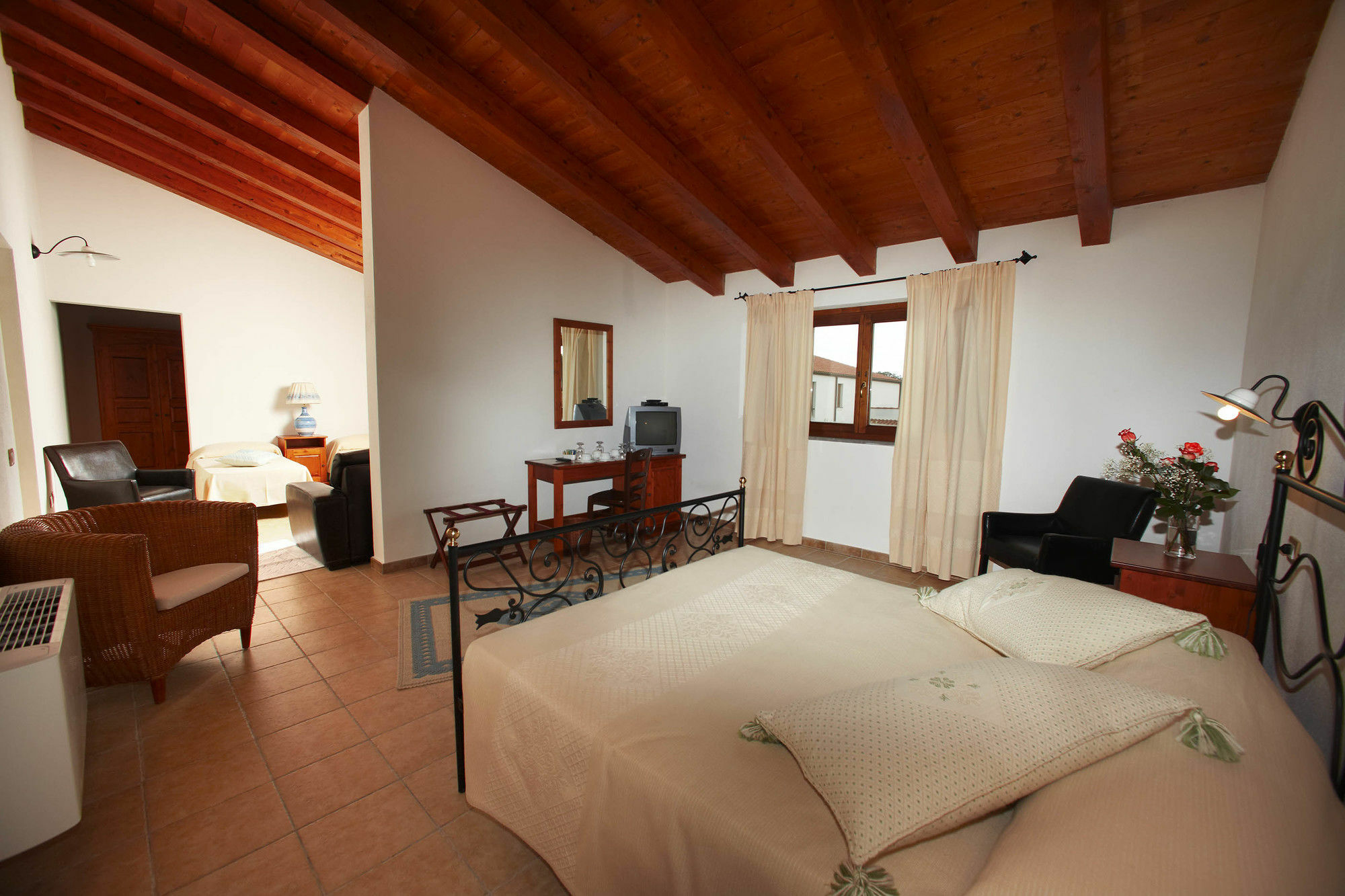Hotel Su Baione Abbasanta ภายนอก รูปภาพ